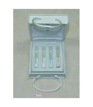 Adorable écrin sac BCBGIRL contenant 4 tubes 1ml