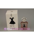 La petite robe noire avec manches mi-longues
