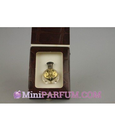 Safari - Le pin's parfumé