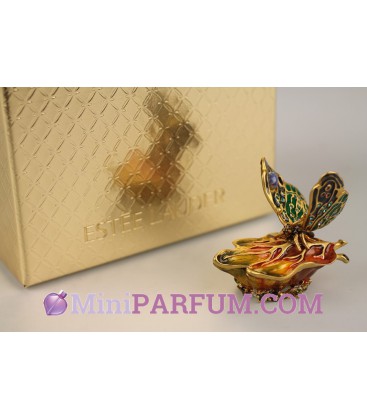 Concrète - Bejeweled butterfly